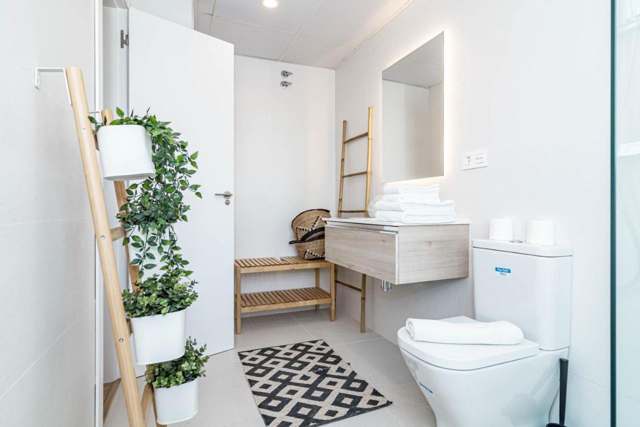 Go- Golden Banus By Roomservices *