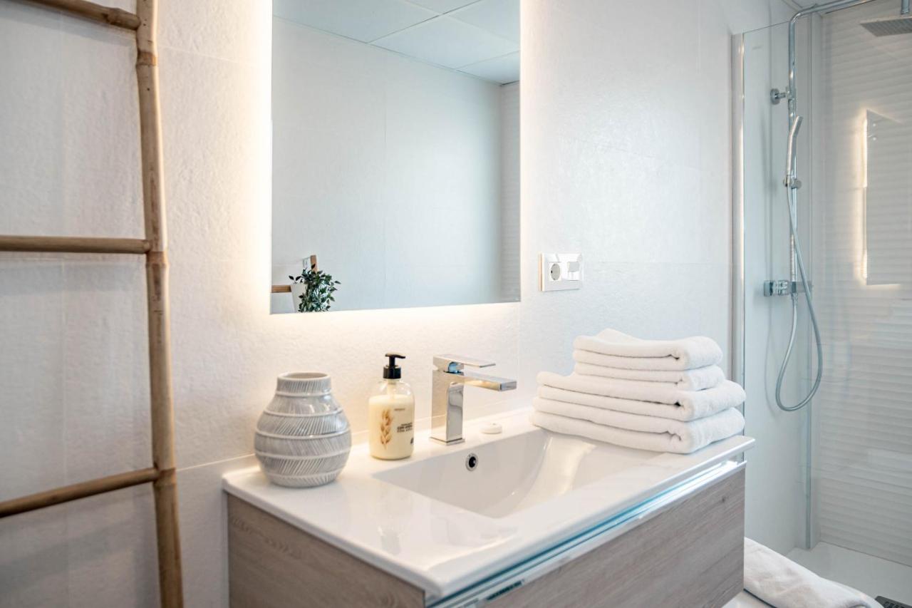 Go- Golden Banus By Roomservices *
